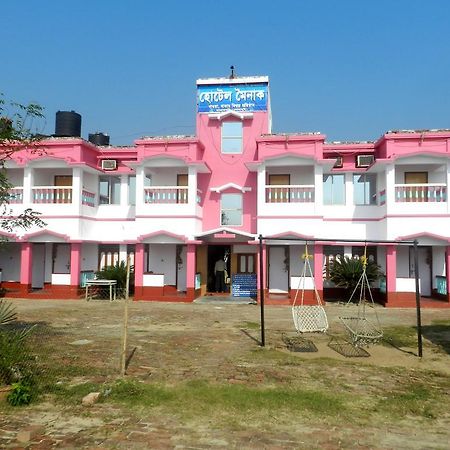 Hotel Mainak, 曼达莫尼 外观 照片