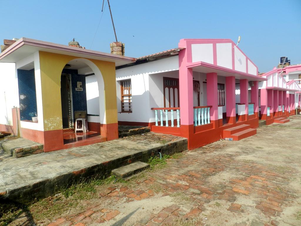 Hotel Mainak, 曼达莫尼 外观 照片